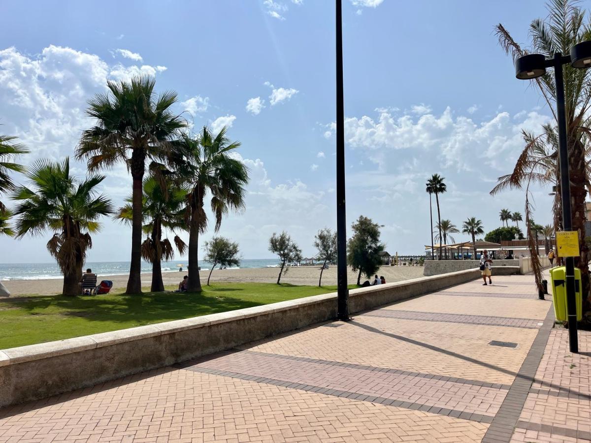 Terrace By The Sea By Gms Apartamentos Фуэнхирола Экстерьер фото